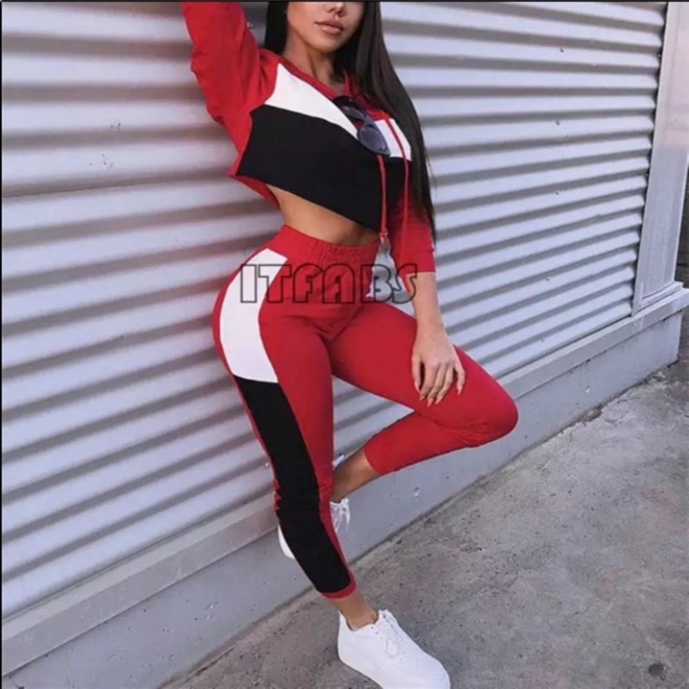 Long sleeve crop hoodie